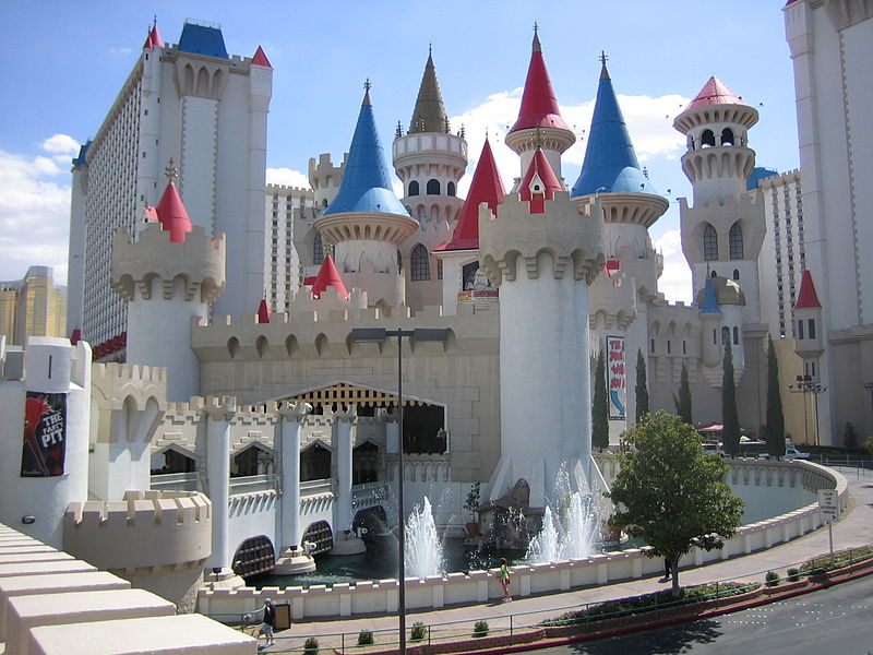 restaurants near excalibur hotel and casino