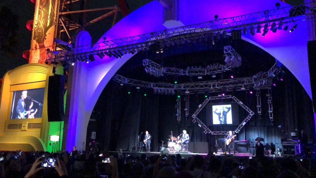 Universal Studios Florida Mardi Gras concert Music Plaza stage