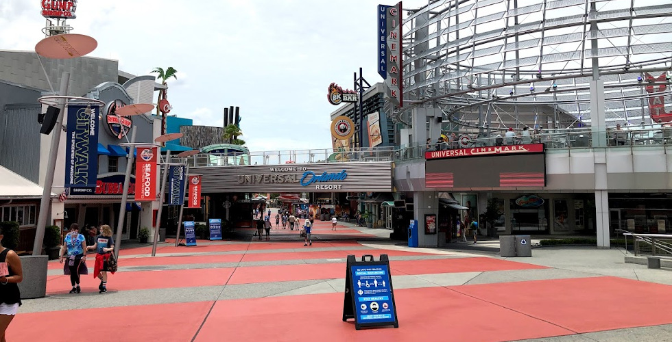 Socially Distanced Universal Orlando Dining citywalk featured