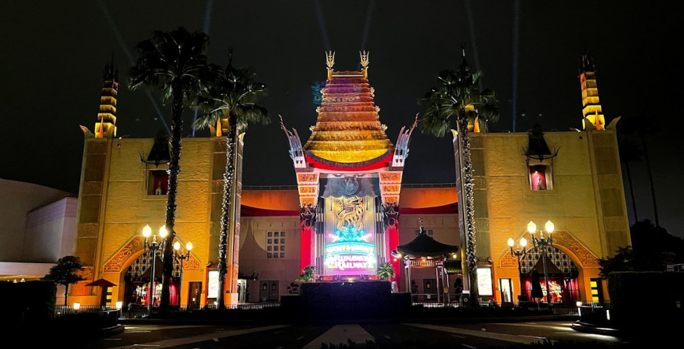 DisneysHollywoodStudios-ChineseTheater-night-featured